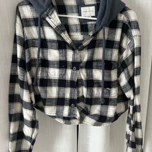 Black and white cropped, hooded flannel